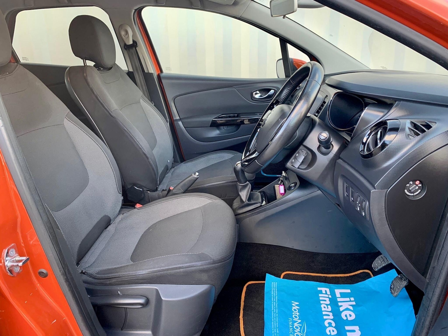 Used Renault Captur 2015 for sale - 76918604: Photo 30