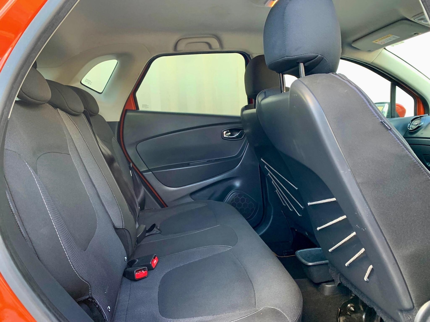 Used Renault Captur 2015 for sale - 76918604: Photo 32