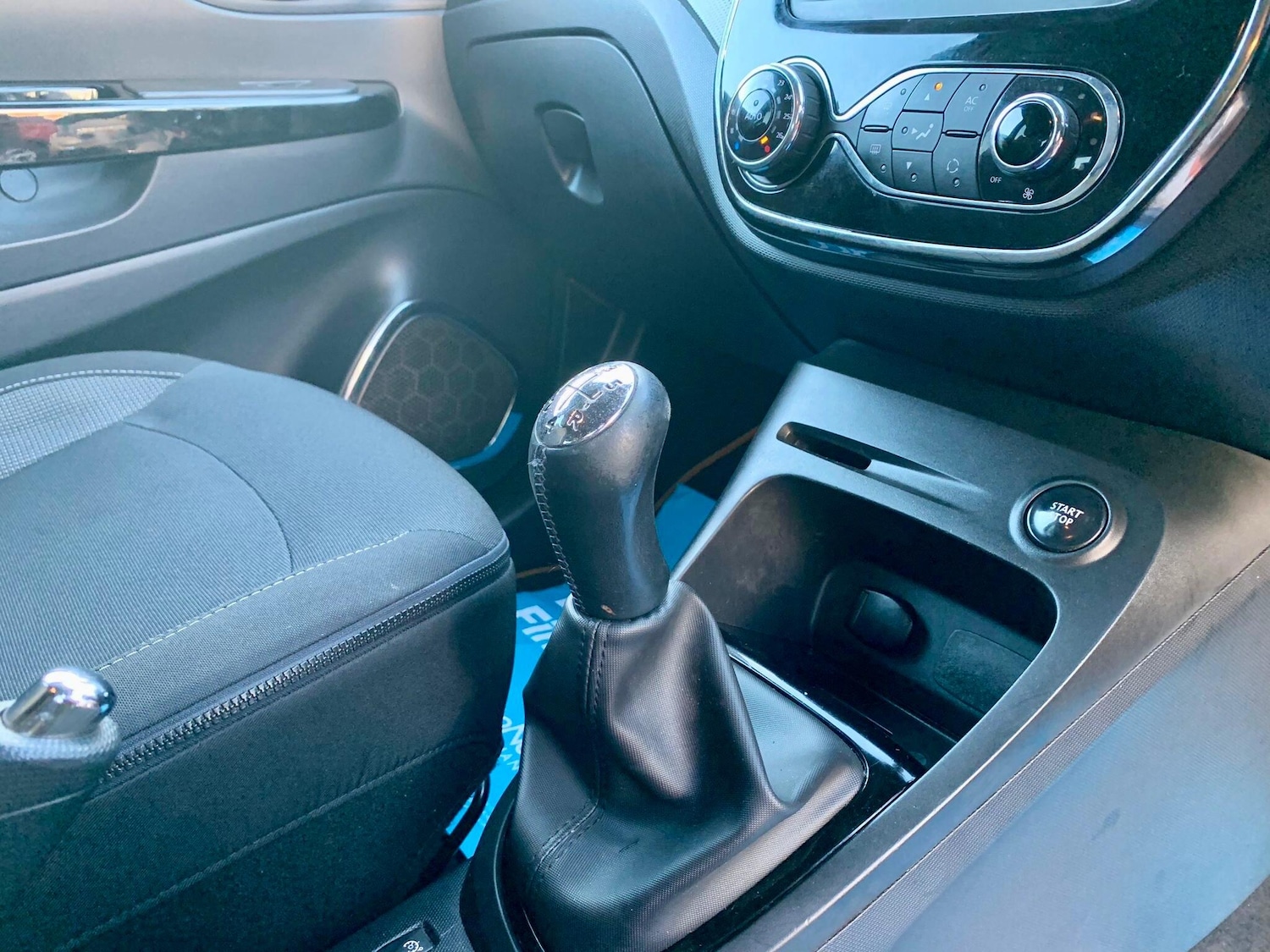 Used Renault Captur 2015 for sale - 76918604: Photo 46