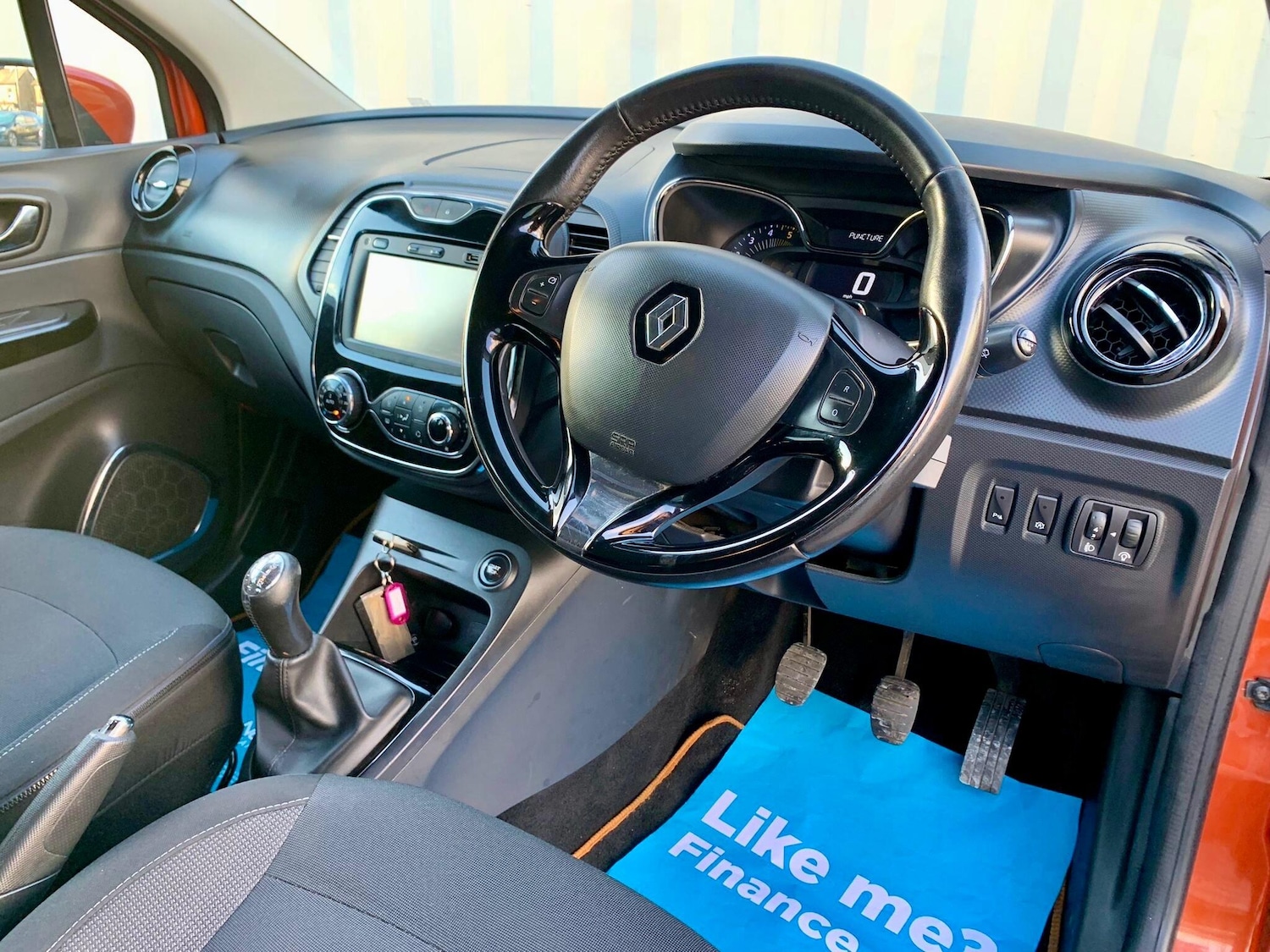 Used Renault Captur 2015 for sale - 76918604: Photo 6