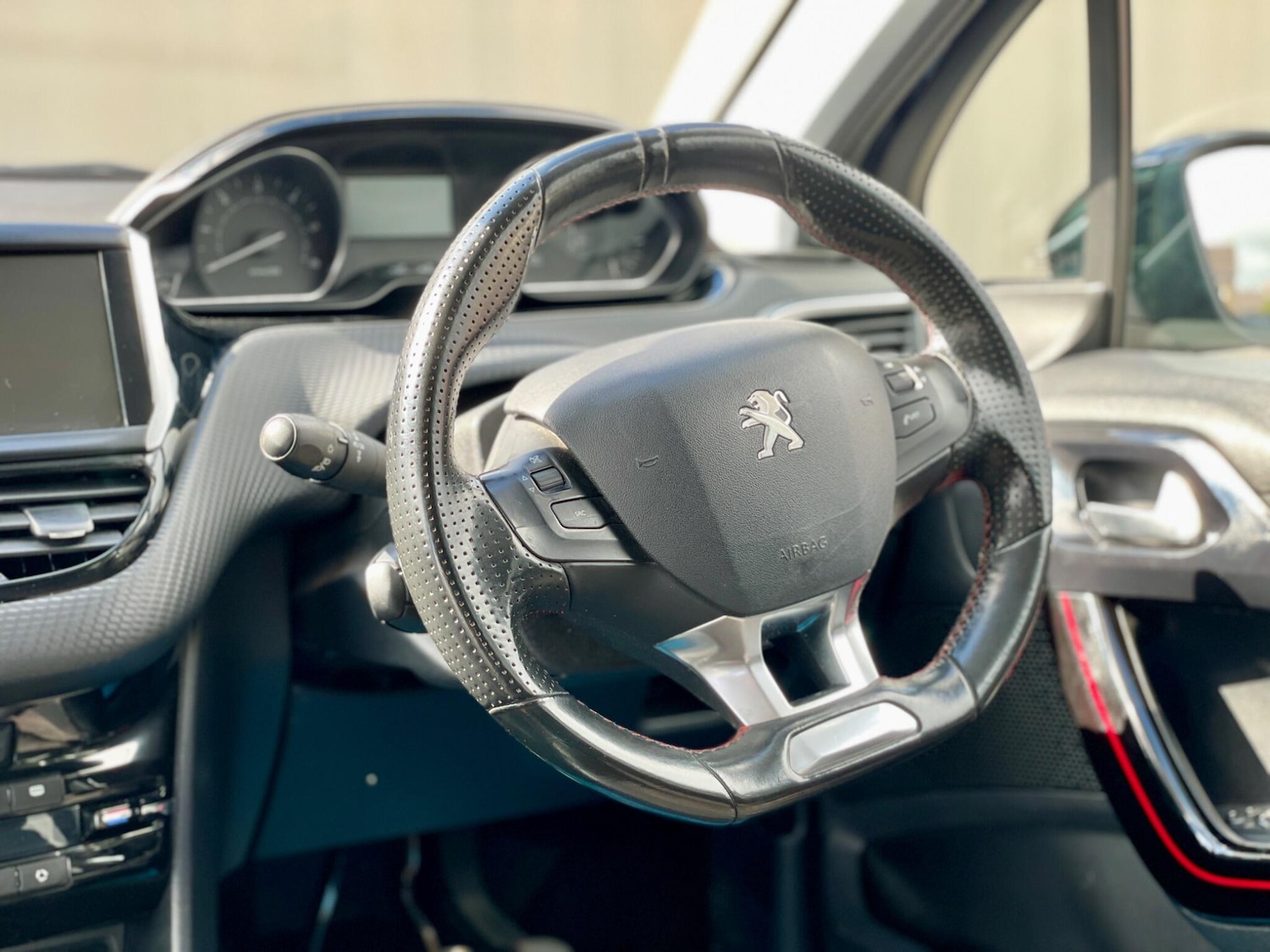 Used Peugeot 208 2016 for sale - 78101358: Photo 41