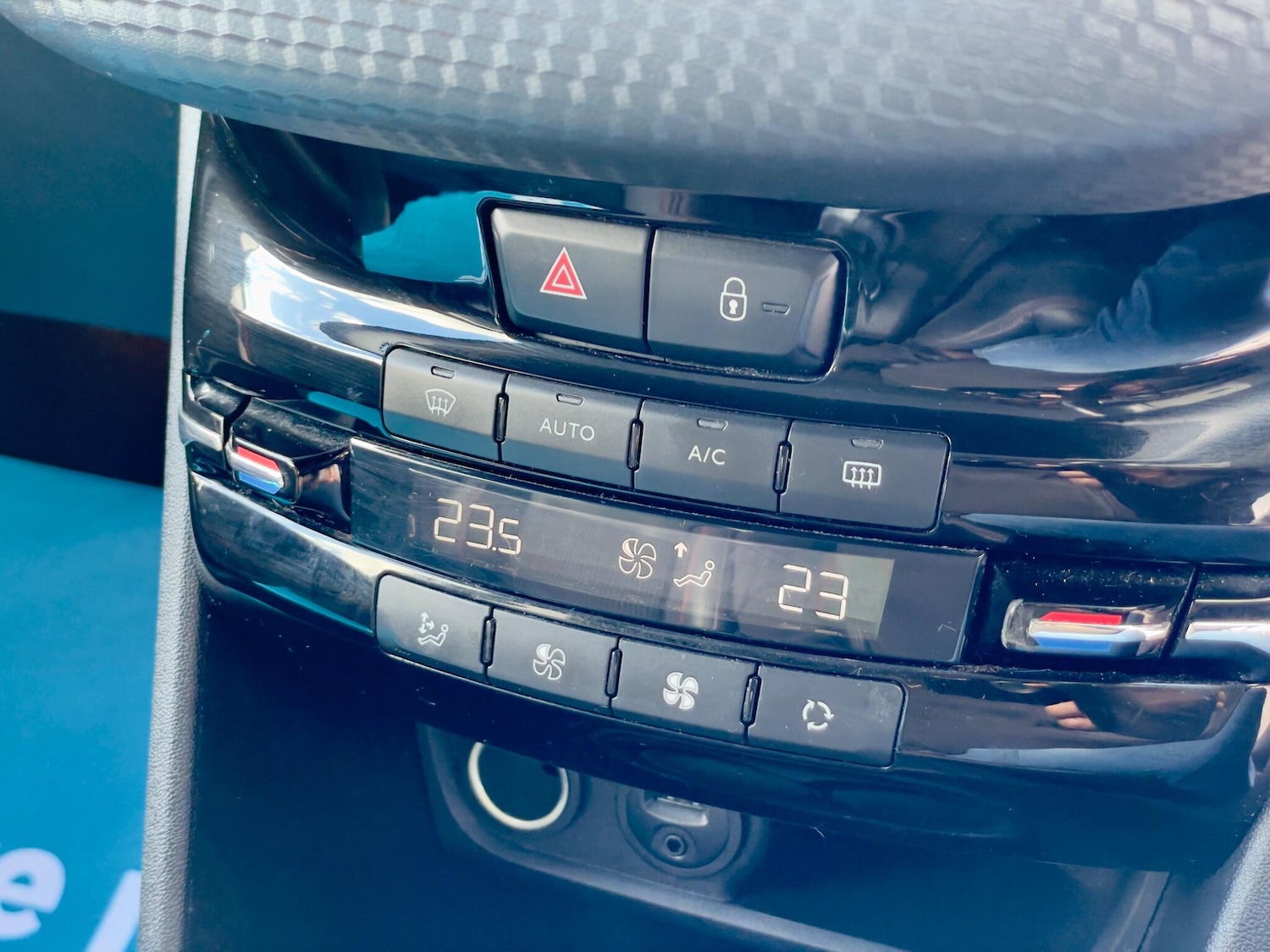 Used Peugeot 208 2016 for sale - 78101358: Photo 53