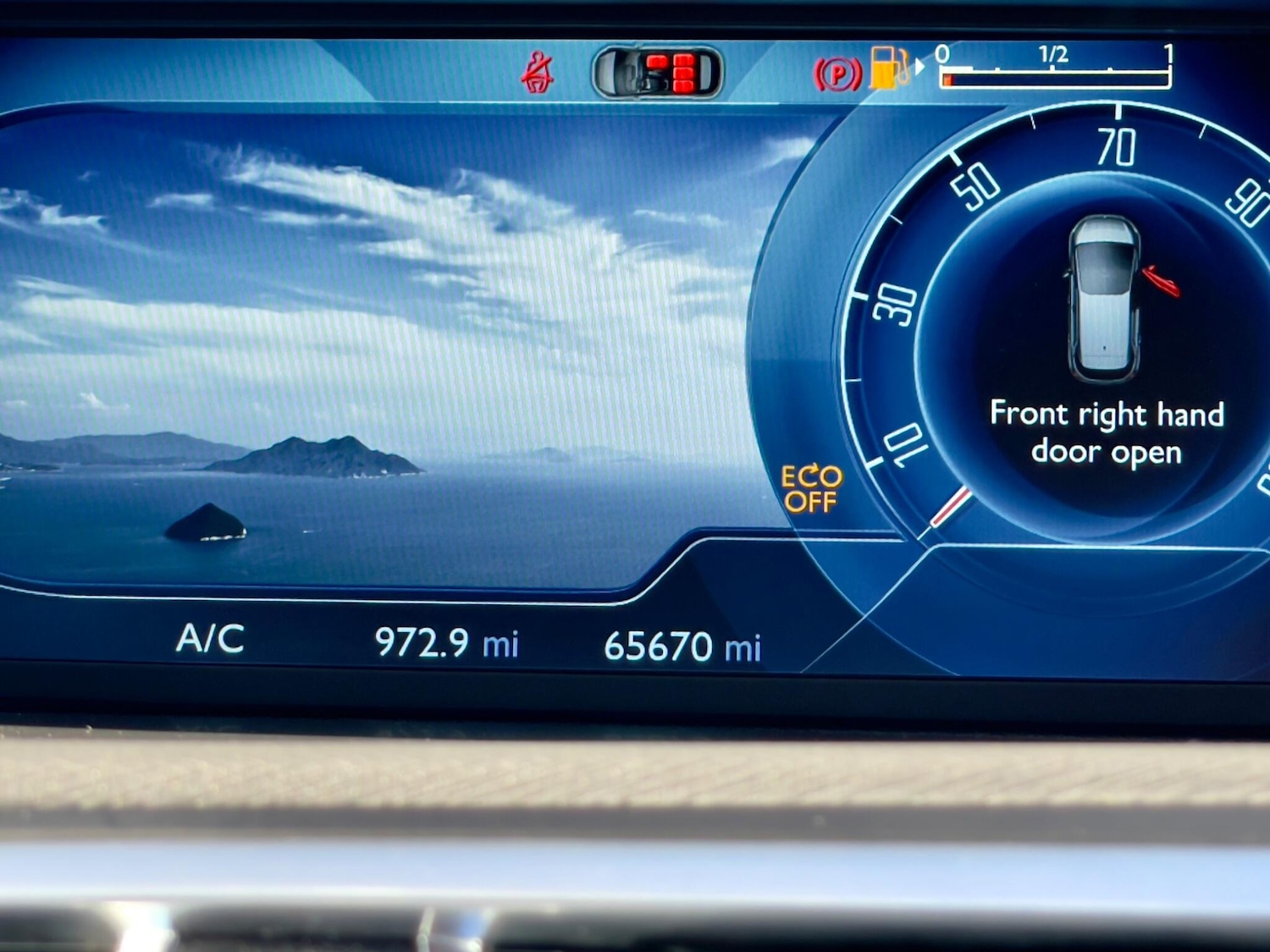 Used Citroen C4 Picasso 2016 for sale - 77893107: Photo 35