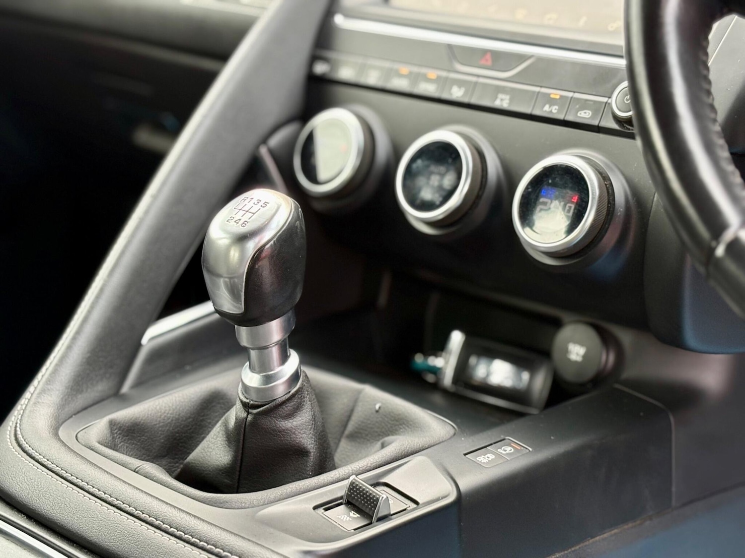 Used Jaguar E-Pace 2018 for sale - 76849707: Photo 59