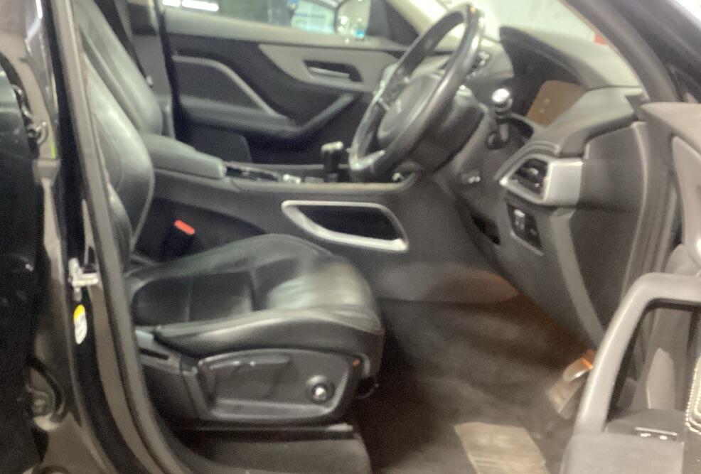 Used Jaguar F-Pace 2016 for sale - 76043212: Photo 5