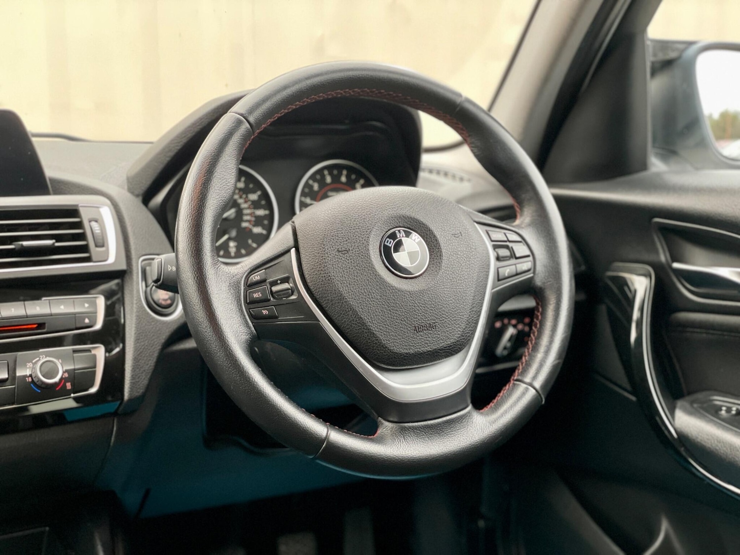 Used BMW 1 Series 2015 for sale - 77306282: Photo 38