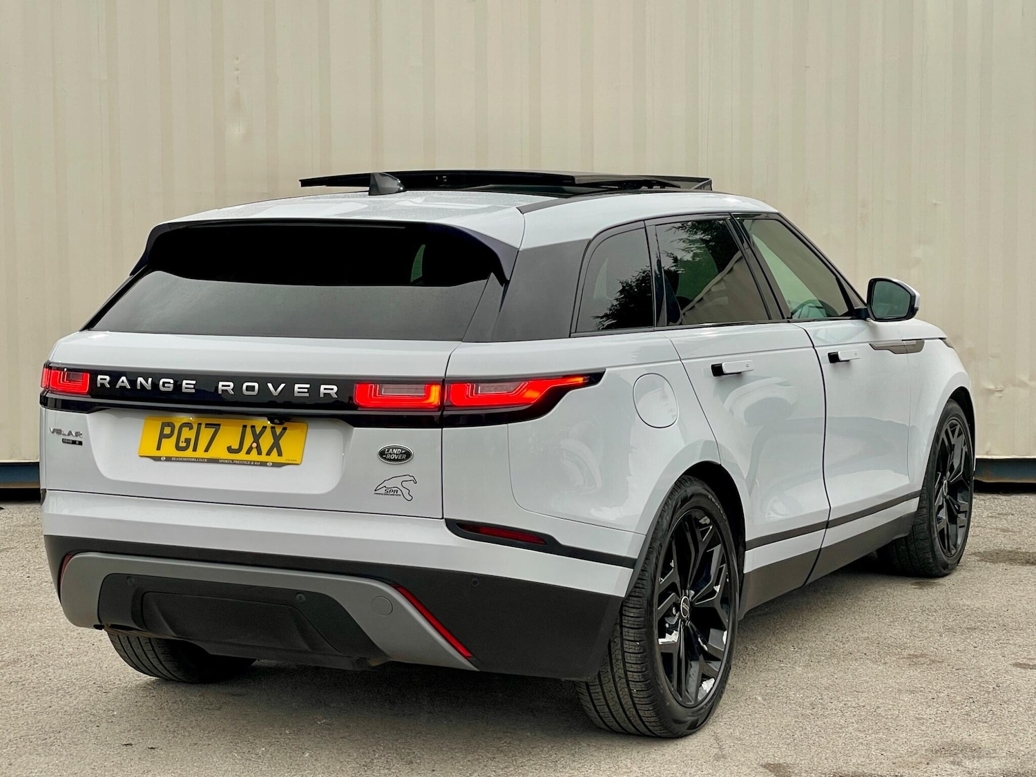 Used Land Rover Range Rover Velar 2017 for sale - 77670678: Photo 5