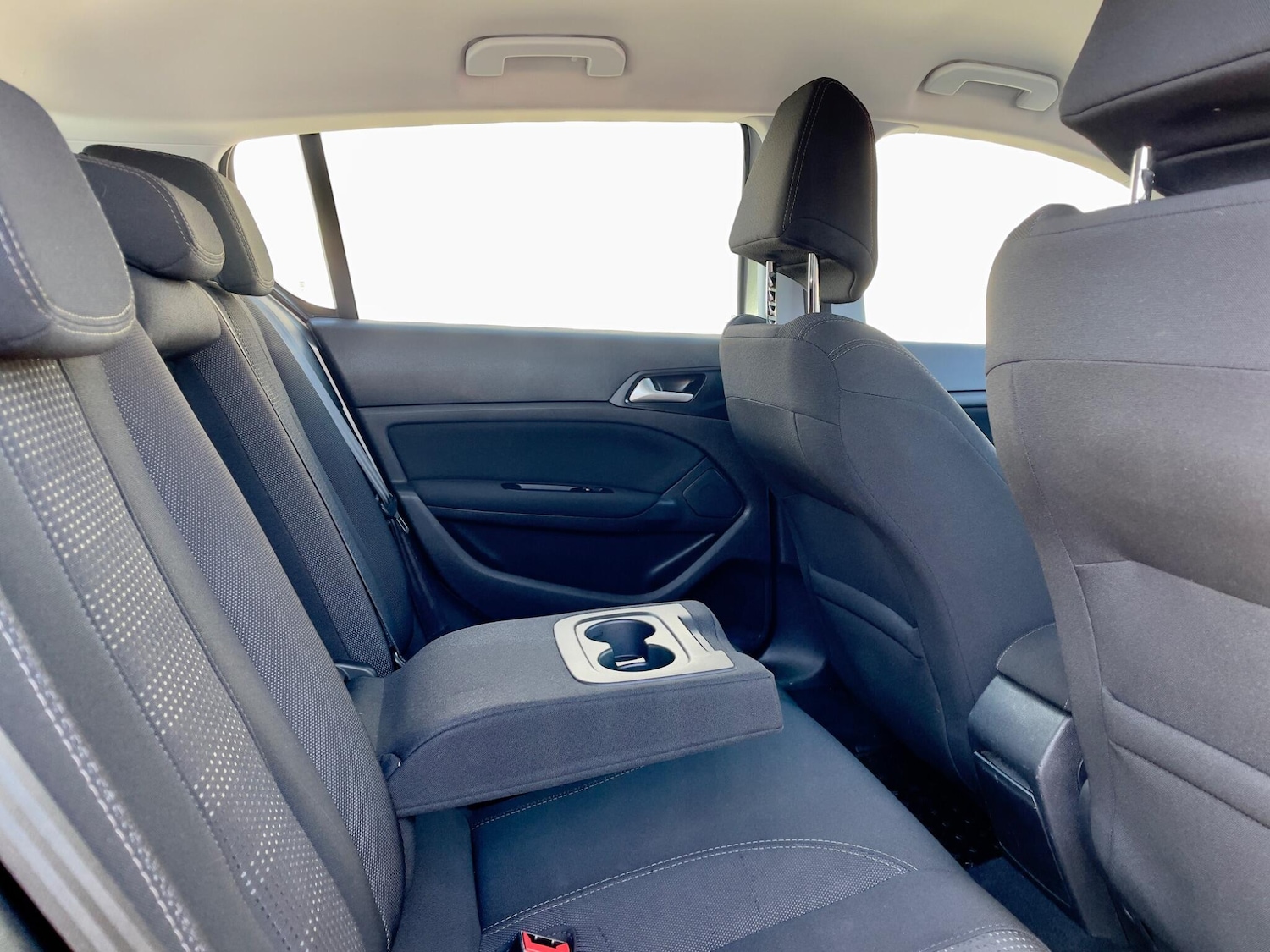 Used Peugeot 308 2015 for sale - 76123070: Photo 8