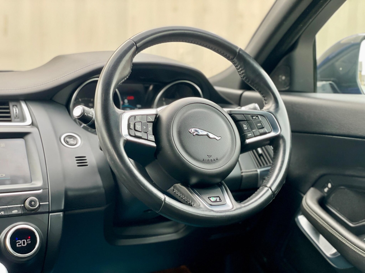 Used Jaguar E-Pace 2019 for sale - 78128215: Photo 44