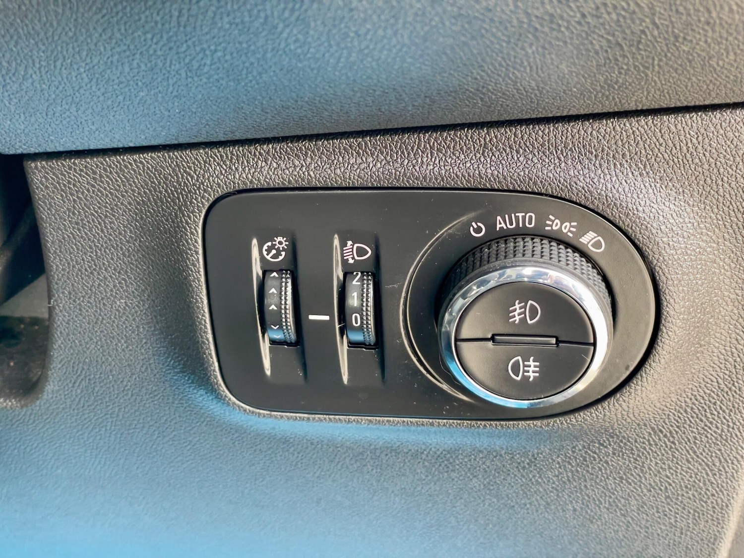 Used Vauxhall Corsa 2017 for sale - 76990567: Photo 33