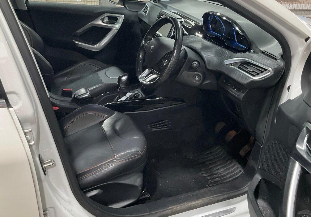 Used Peugeot 2008 2015 for sale - 78020433: Photo 9