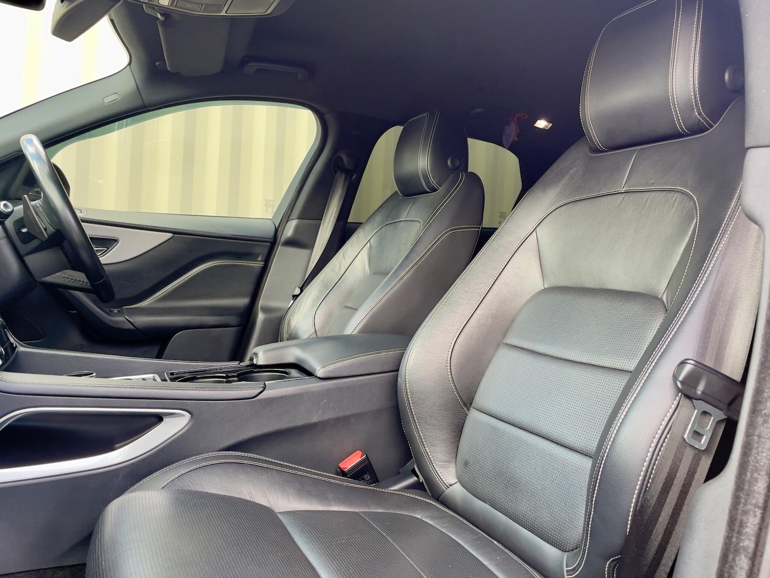 Used Jaguar F-Pace 2017 for sale - 76059322: Photo 46