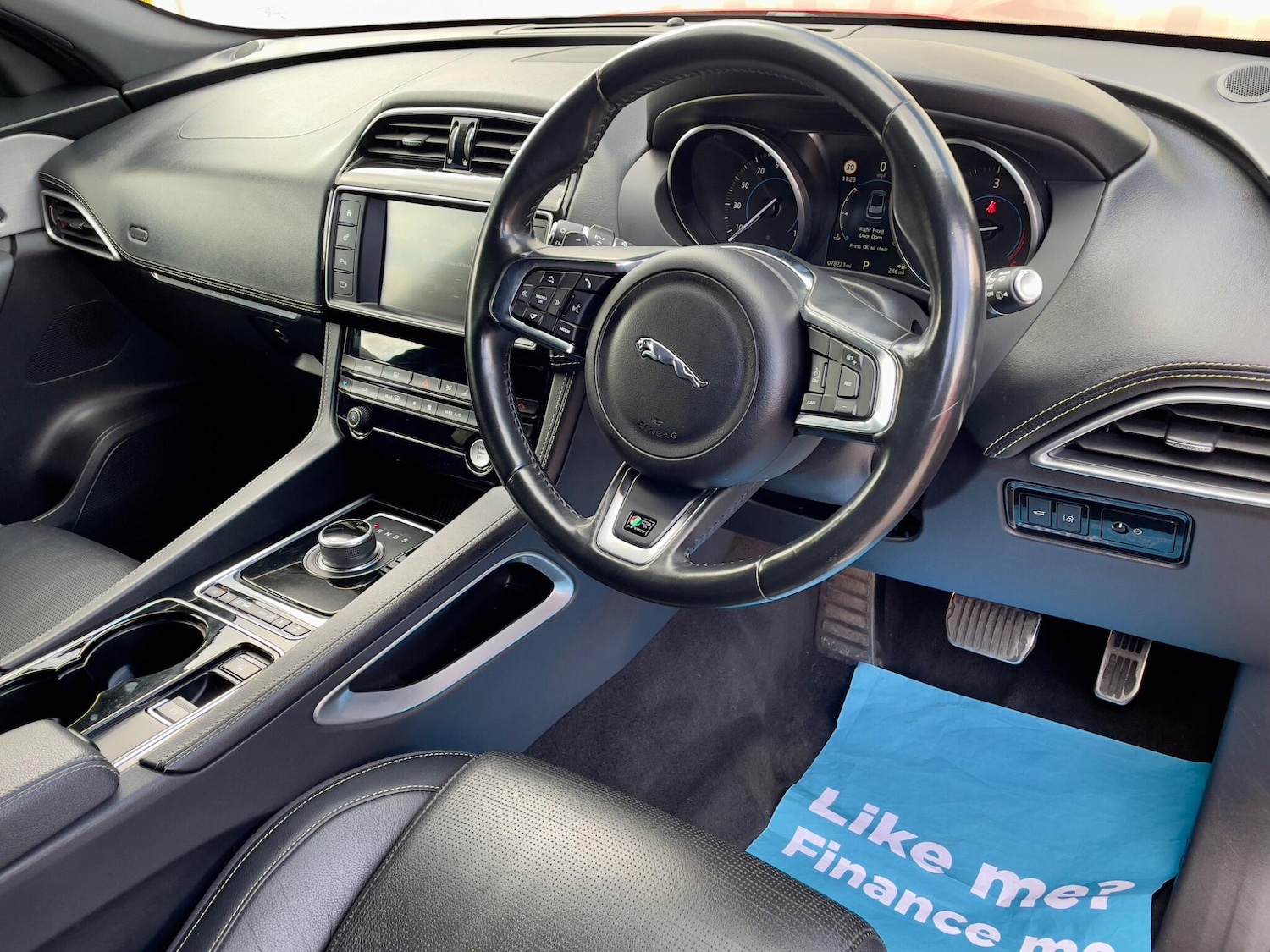 Used Jaguar F-Pace 2017 for sale - 76059322: Photo 6