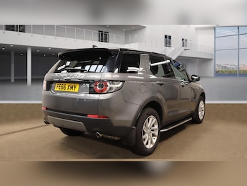 Used Land Rover Discovery Sport 2016 for sale - 75492451: Photo