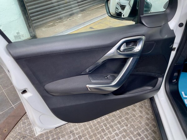 Used Peugeot 2008 2016 for sale - 74945799: Photo 42