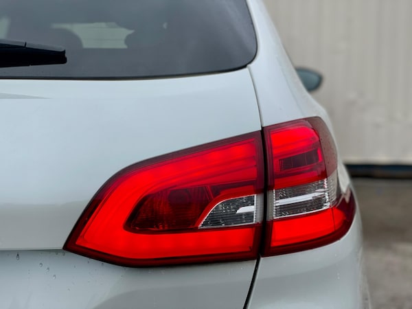 Used Peugeot 308 SW 2018 for sale - 76270984: Photo 21