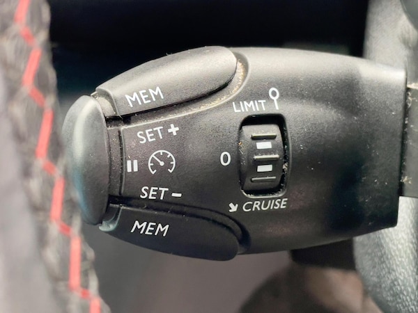 Used Peugeot 308 SW 2018 for sale - 76270984: Photo 47