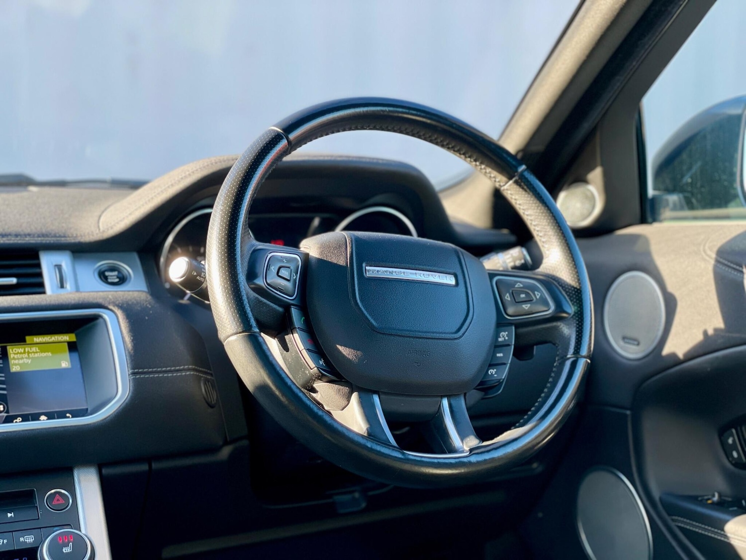 Used Land Rover Range Rover Evoque 2017 for sale - 76645236: Photo 36