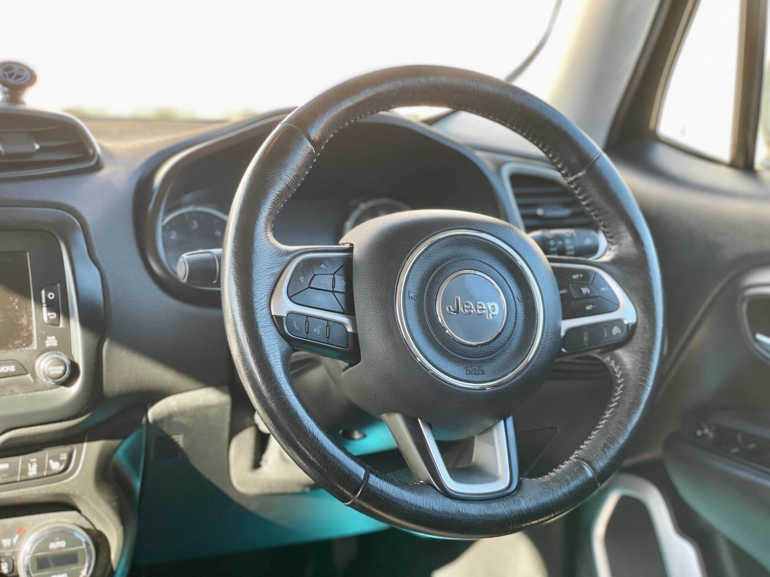 Used Jeep Renegade 2015 for sale - 76043146: Photo 38