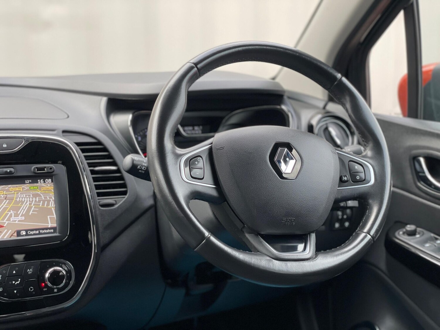 Used Renault Captur 2016 for sale - 76247716: Photo 39