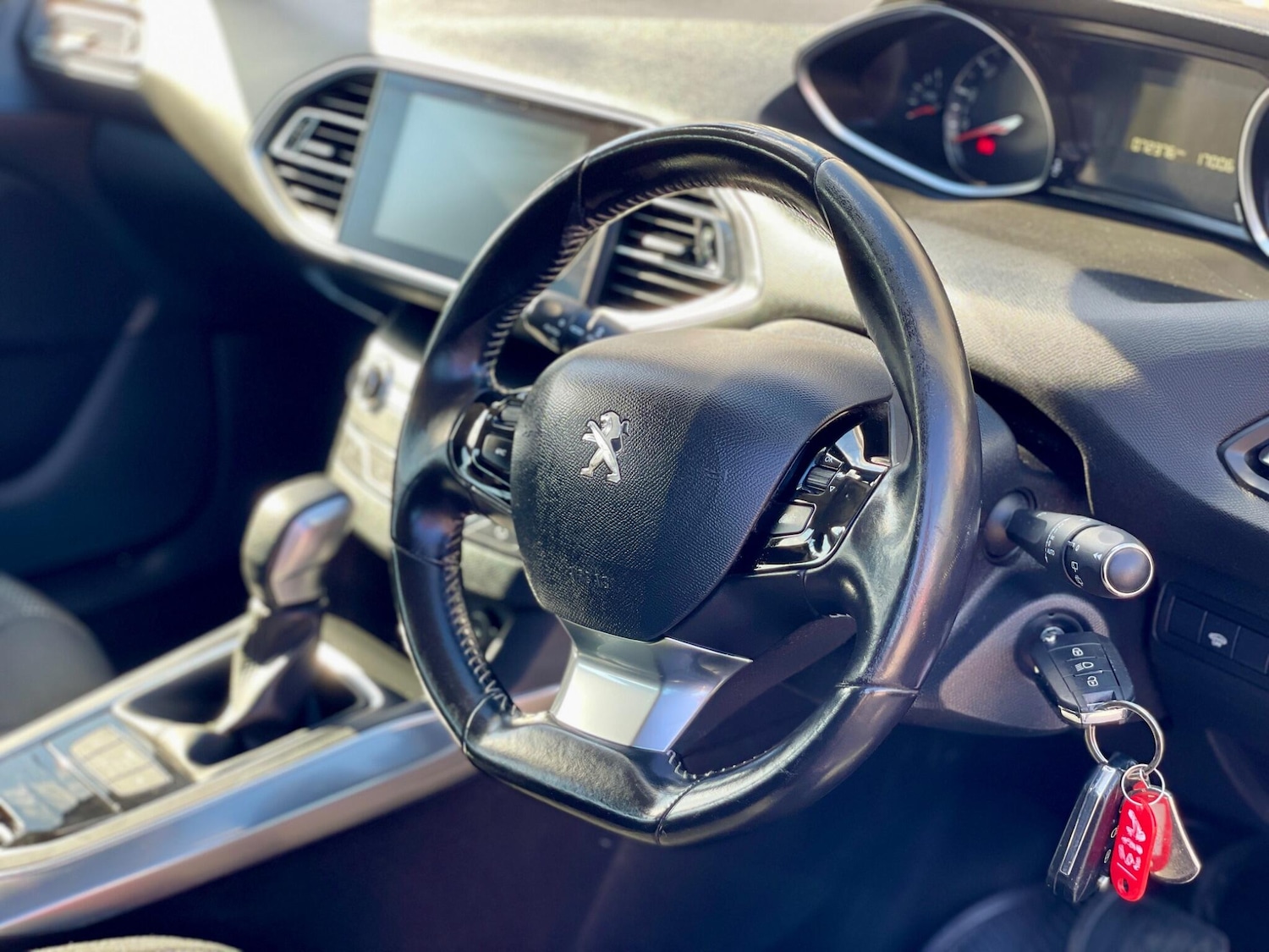 Used Peugeot 308 2015 for sale - 76997865: Photo 33