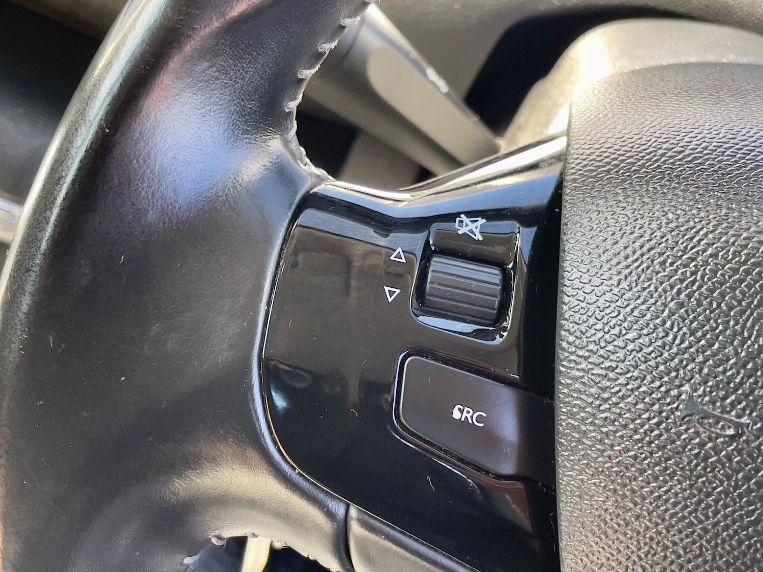 Used Peugeot 308 2015 for sale - 76997865: Photo 44