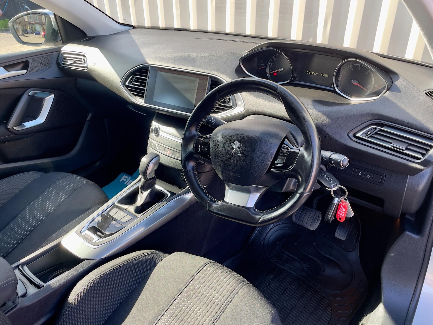 Used Peugeot 308 2015 for sale - 76997865: Photo 6