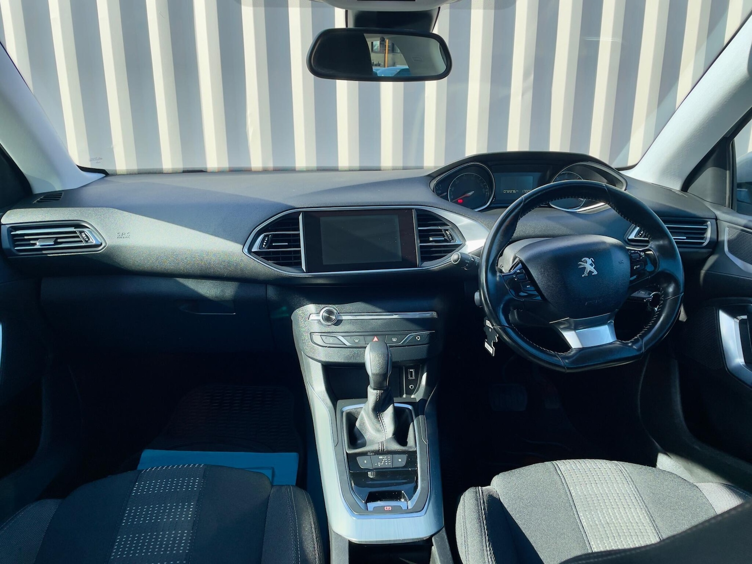 Used Peugeot 308 2015 for sale - 76997865: Photo 9