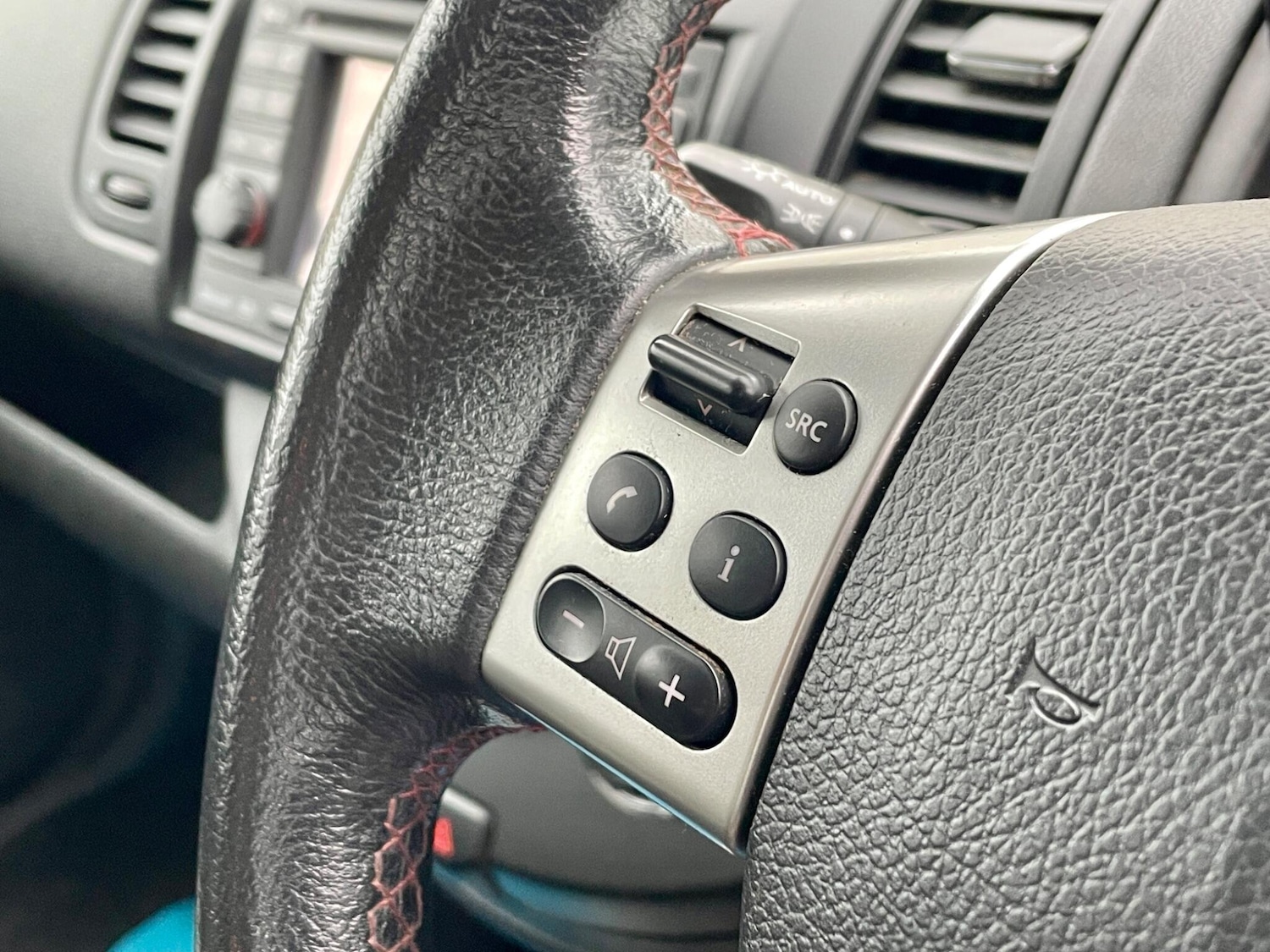 Used Nissan Note 2011 for sale - 76538760: Photo 30