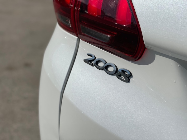 Used Peugeot 2008 2016 for sale - 76318190: Photo 23