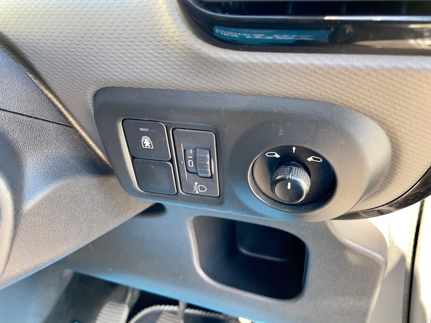 Used Citroen C4 Cactus 2017 for sale - 76042555: Photo 34