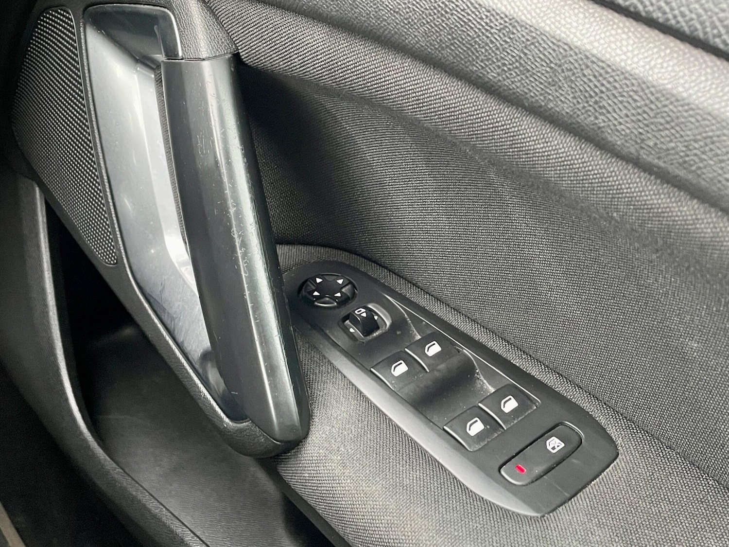 Used Peugeot 308 2015 for sale - 76512170: Photo 24