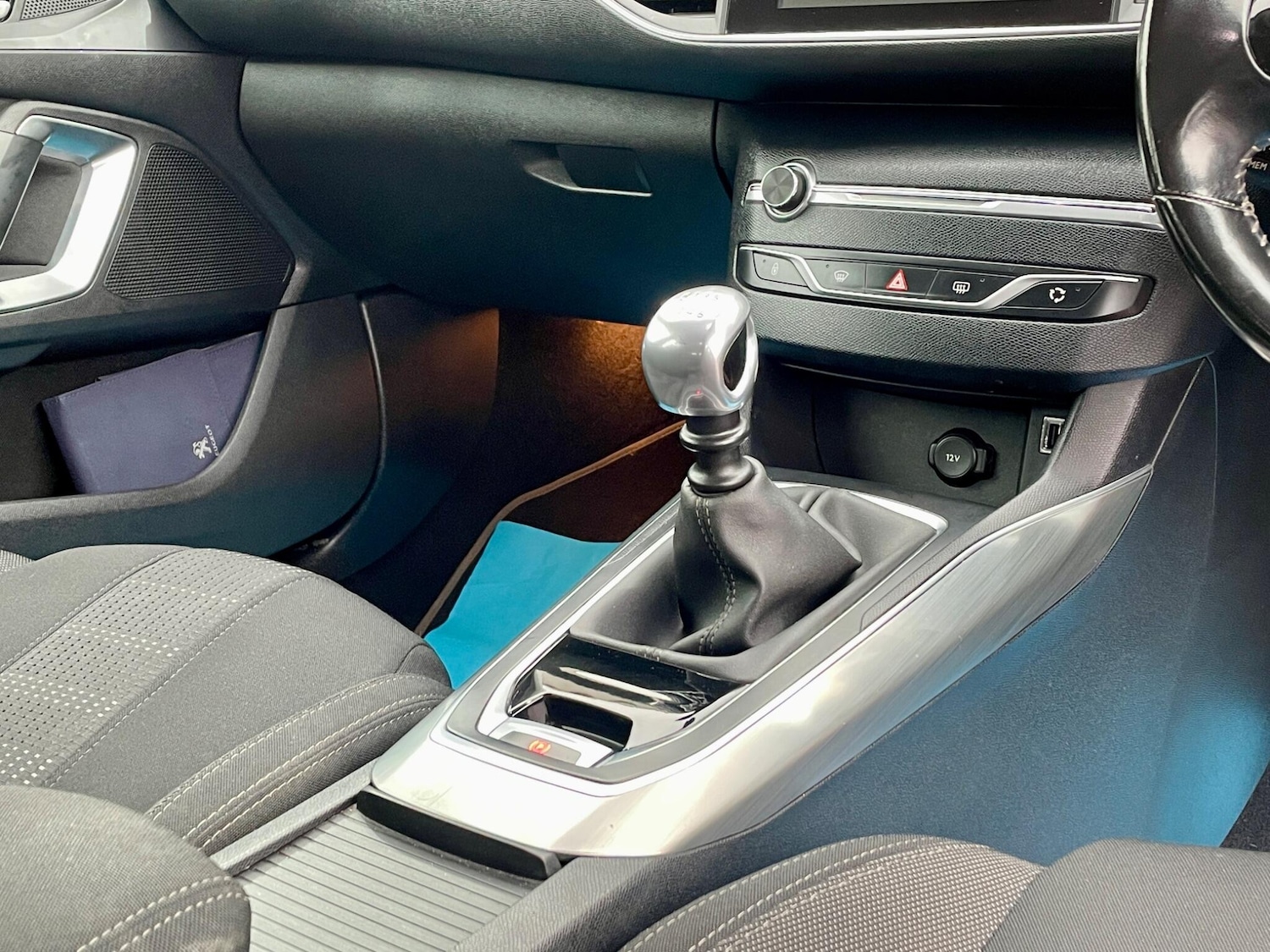 Used Peugeot 308 2015 for sale - 76512170: Photo 47