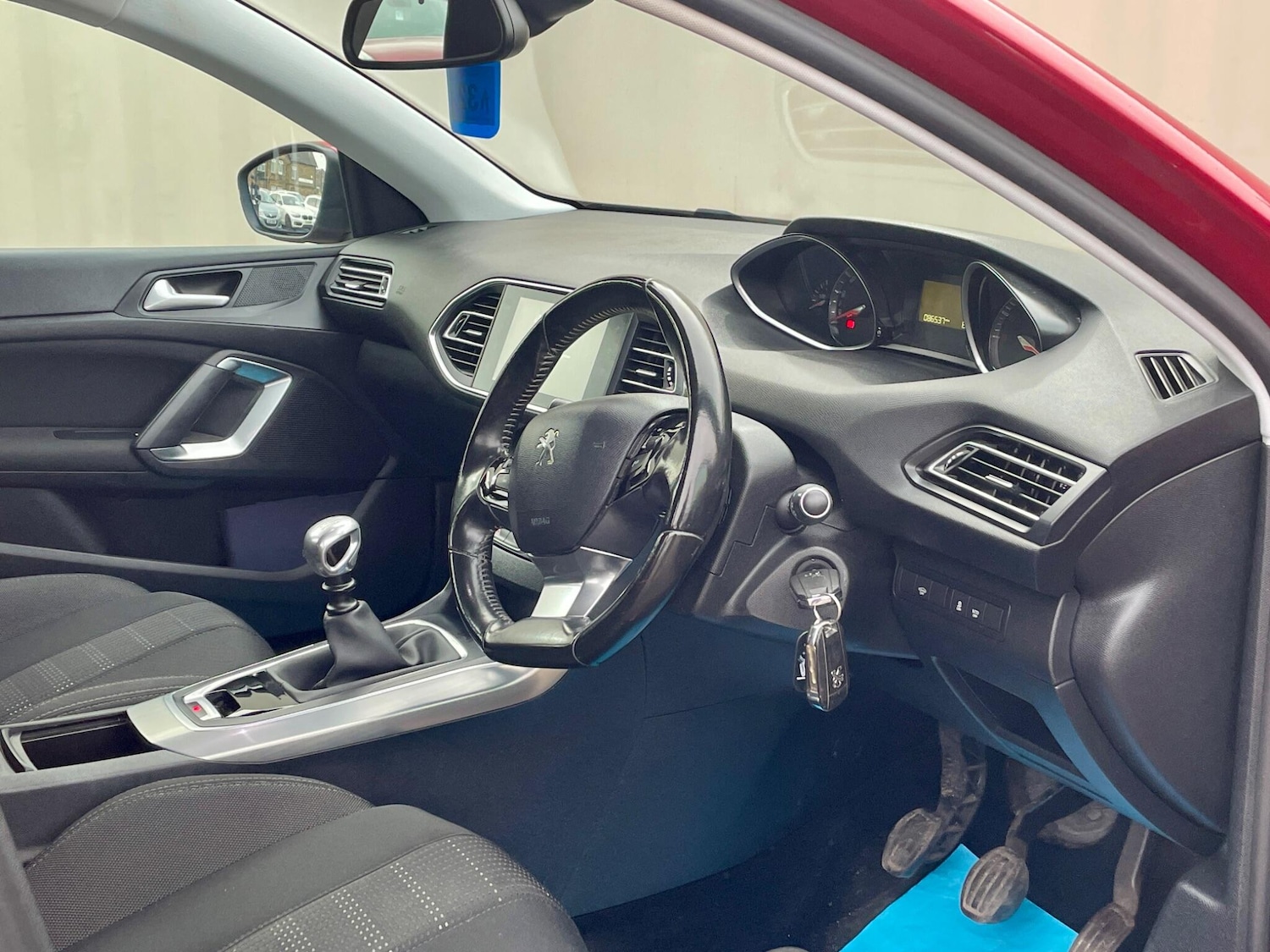 Used Peugeot 308 2015 for sale - 76512170: Photo 6