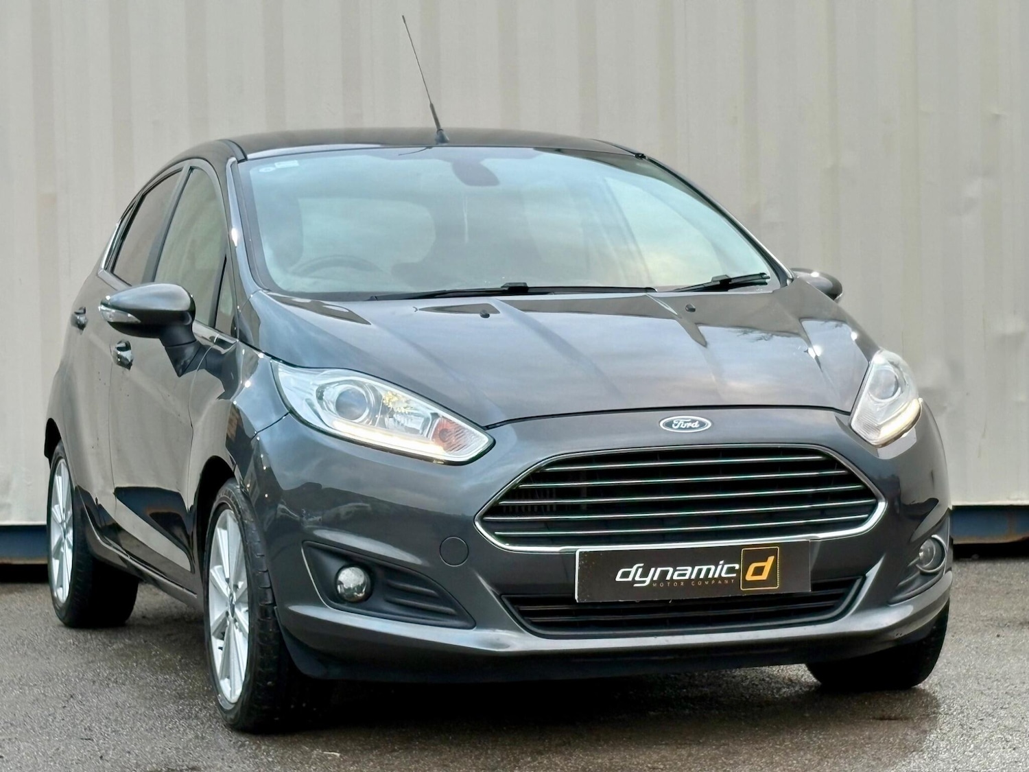 Used Ford Fiesta 2015 for sale - 76742997: Photo 2