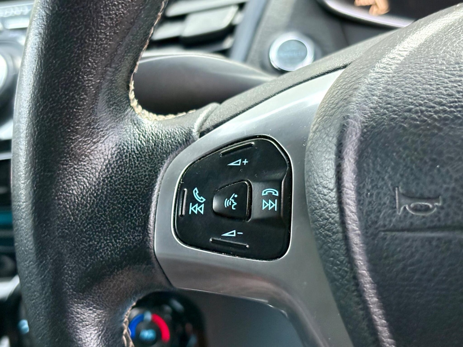 Used Ford Fiesta 2015 for sale - 76742997: Photo 43