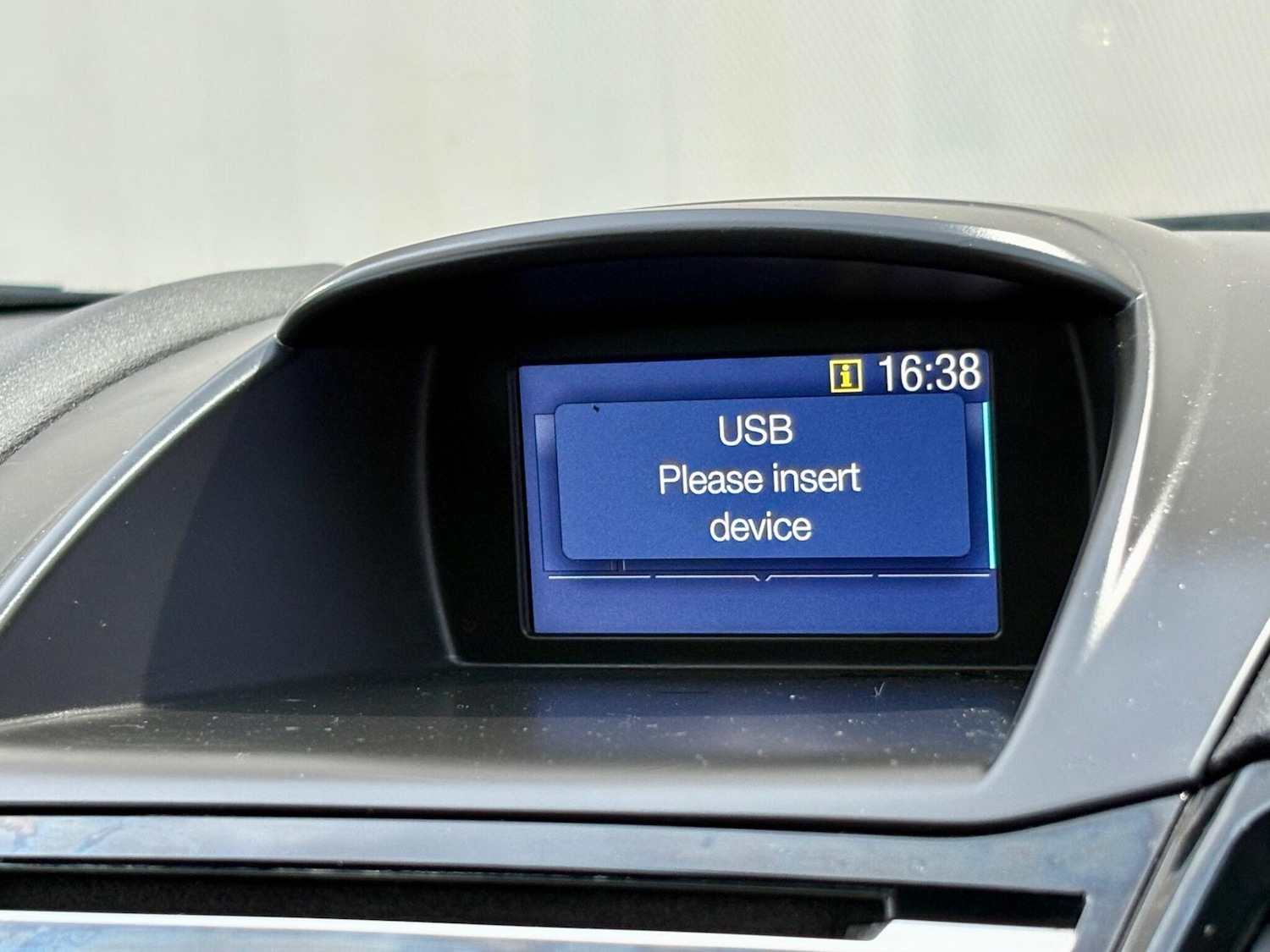 Used Ford Fiesta 2015 for sale - 76742997: Photo 47