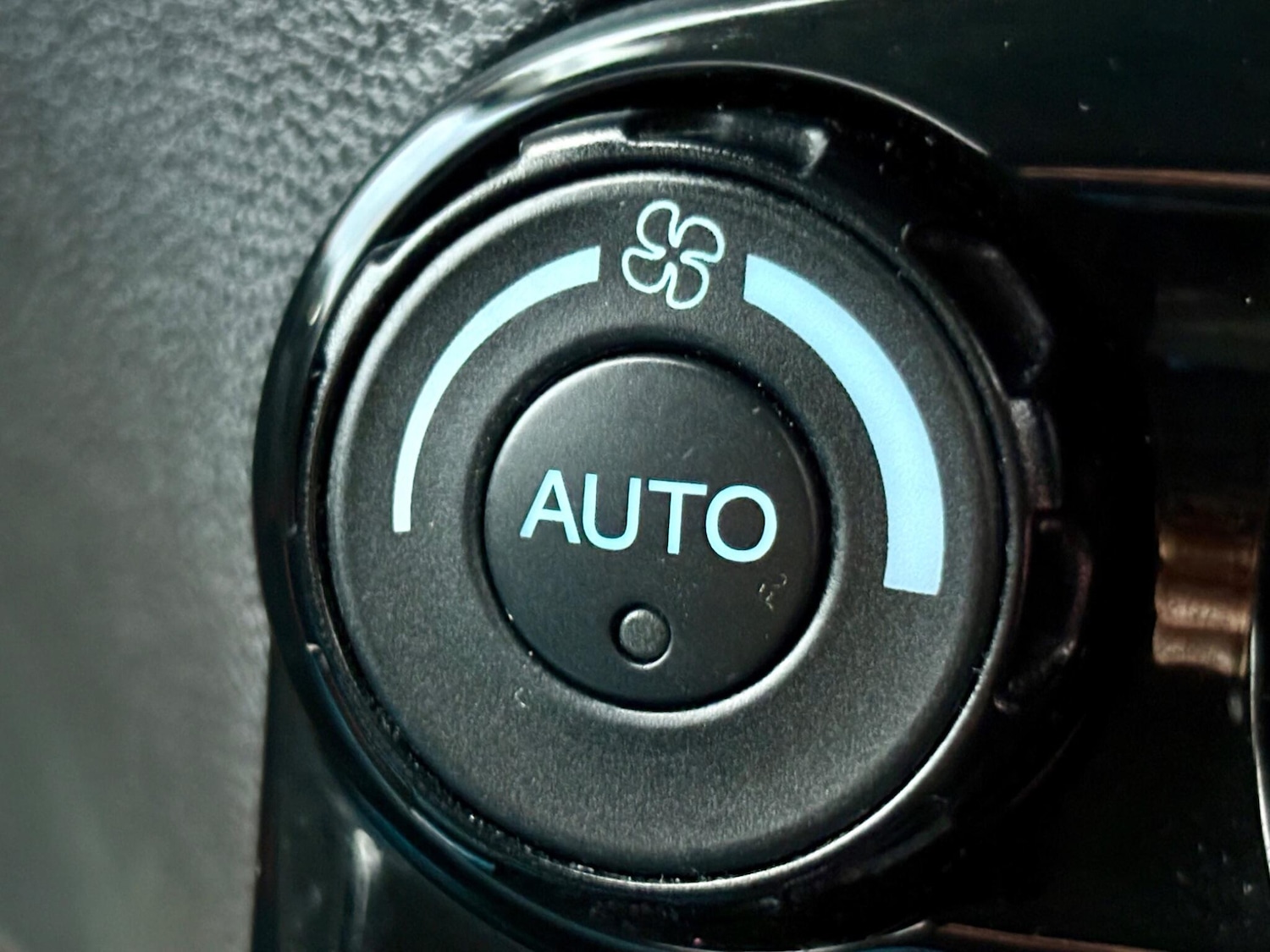 Used Ford Fiesta 2015 for sale - 76742997: Photo 49