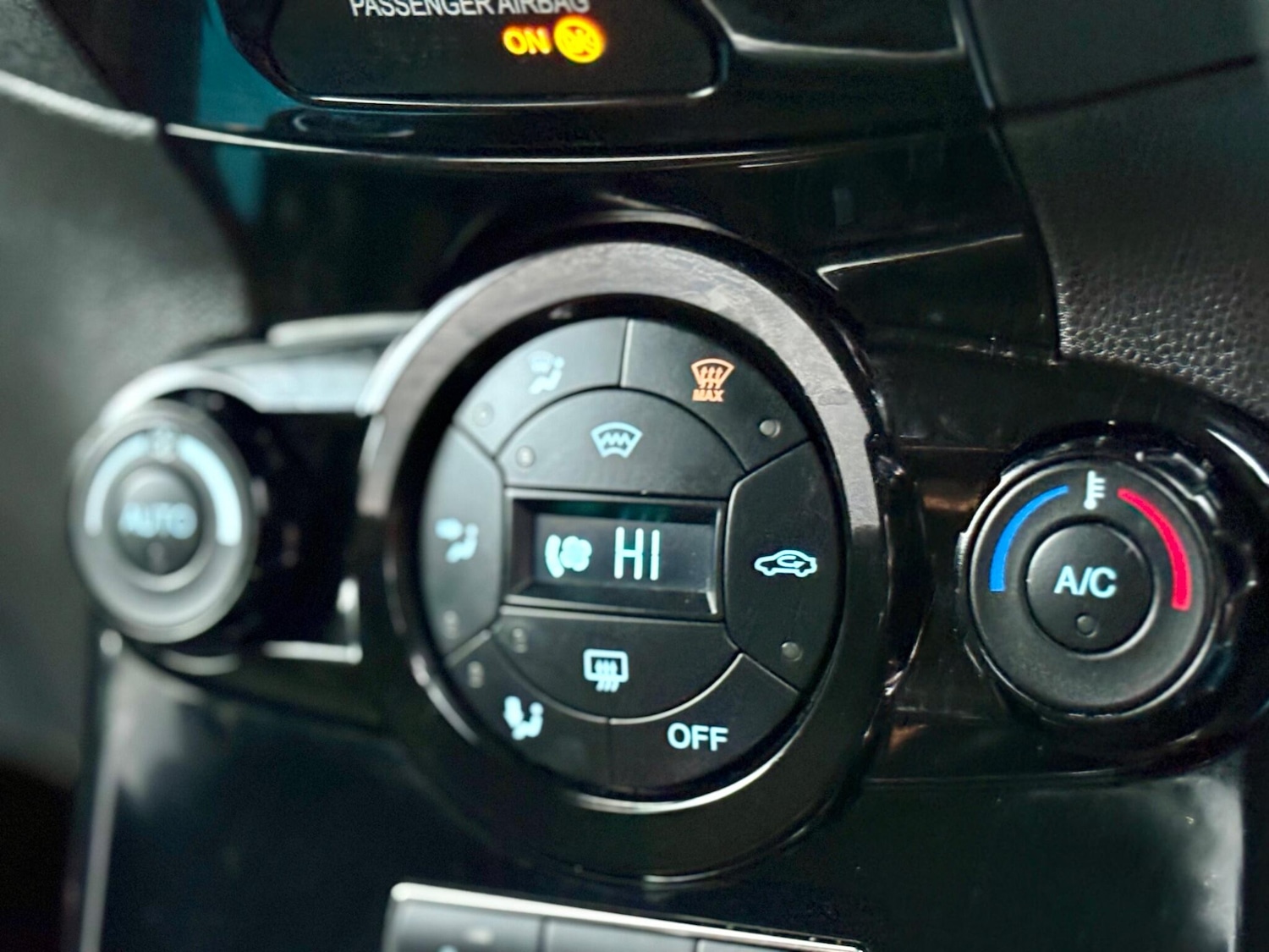 Used Ford Fiesta 2015 for sale - 76742997: Photo 51