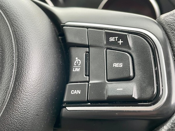 Used Jaguar E-Pace 2019 for sale - 76326721: Photo 41