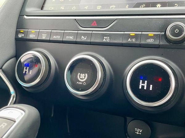 Used Jaguar E-Pace 2019 for sale - 76326721: Photo 48