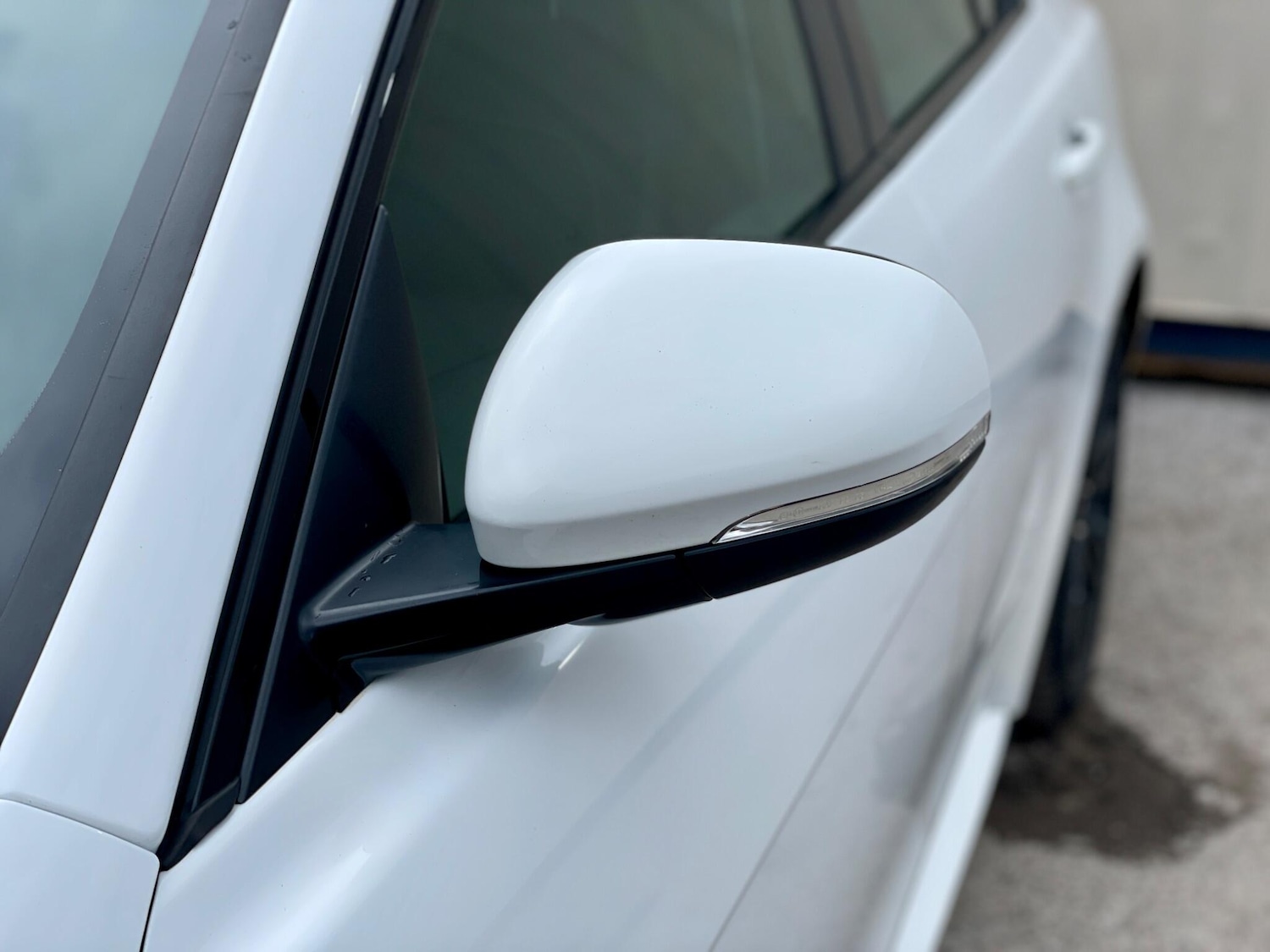 Used Jaguar XE 2016 for sale - 77633024: Photo 31