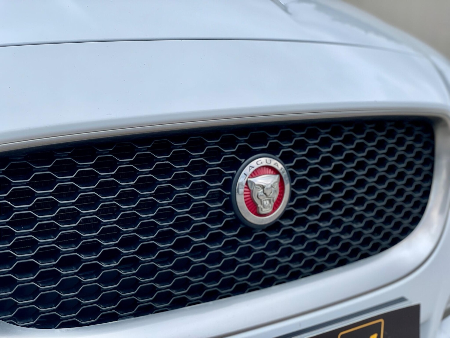 Used Jaguar XE 2016 for sale - 77633024: Photo 32