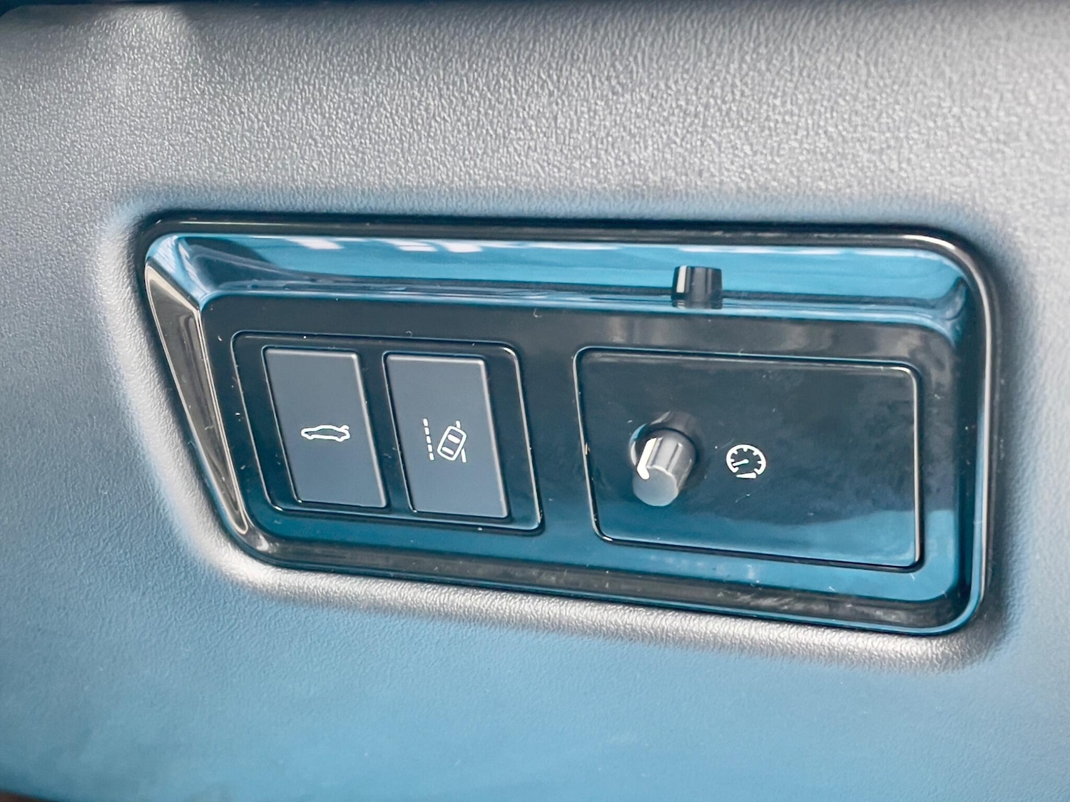 Used Jaguar XE 2016 for sale - 77633024: Photo 33