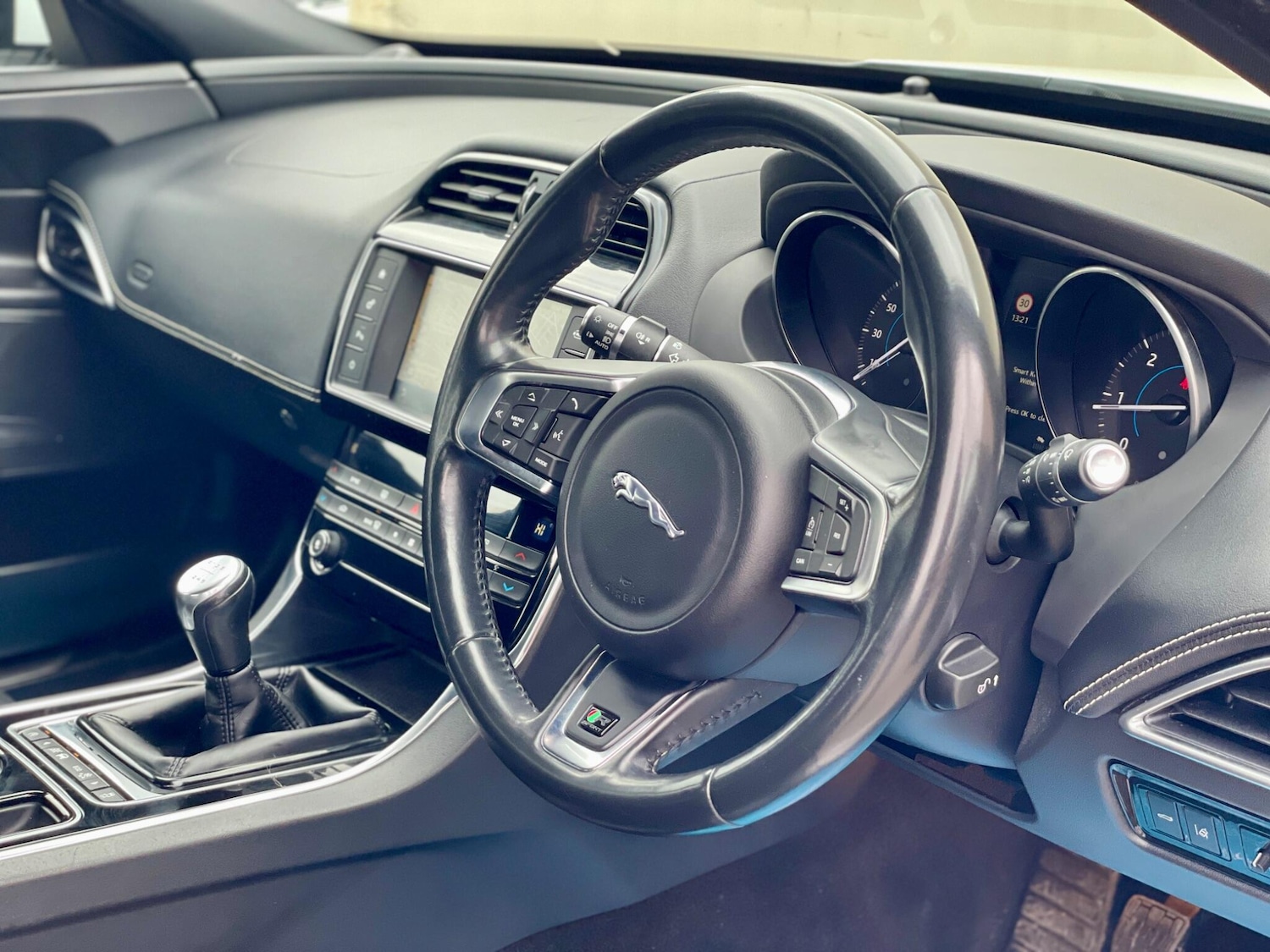 Used Jaguar XE 2016 for sale - 77633024: Photo 35