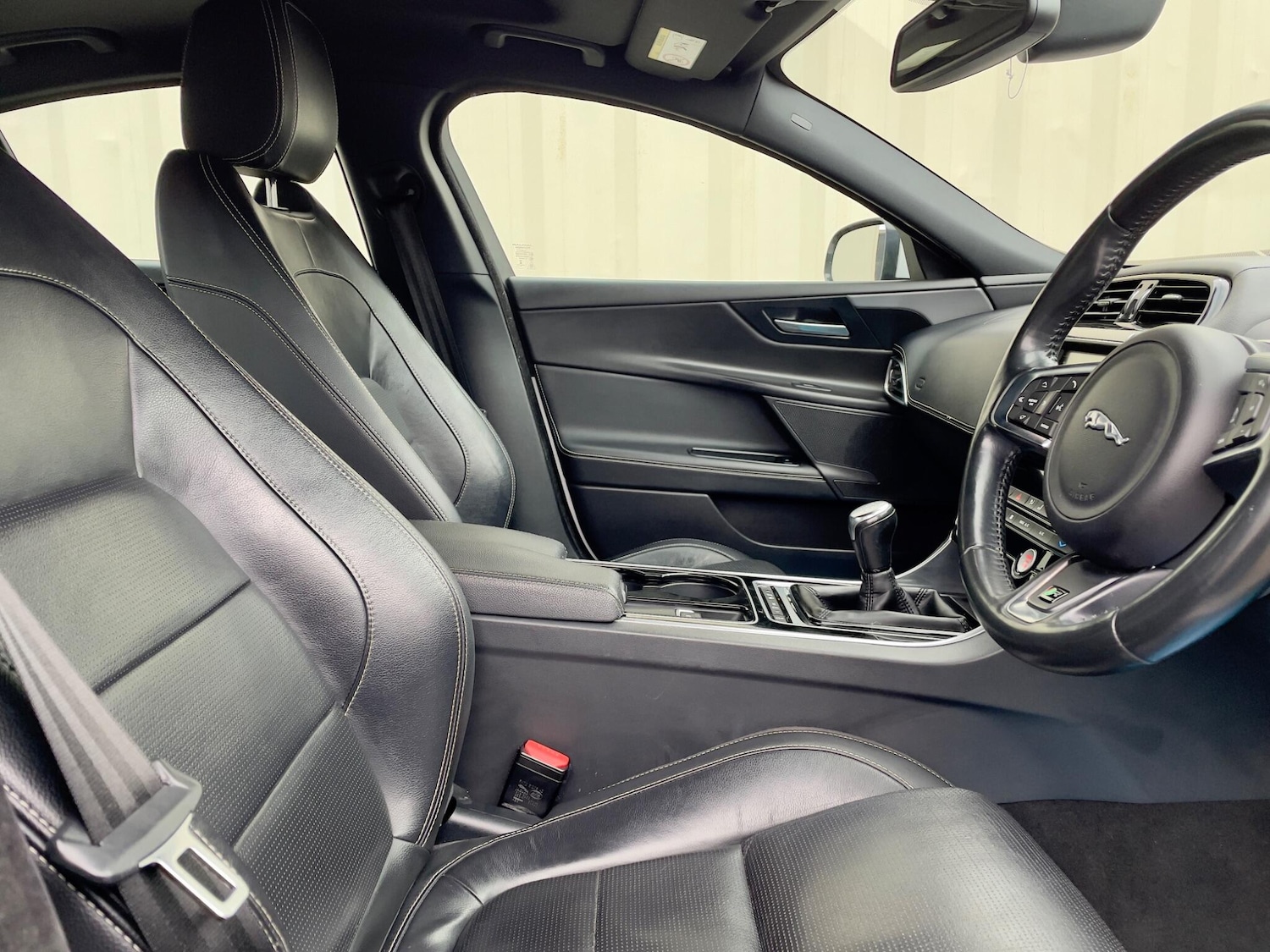 Used Jaguar XE 2016 for sale - 77633024: Photo 36