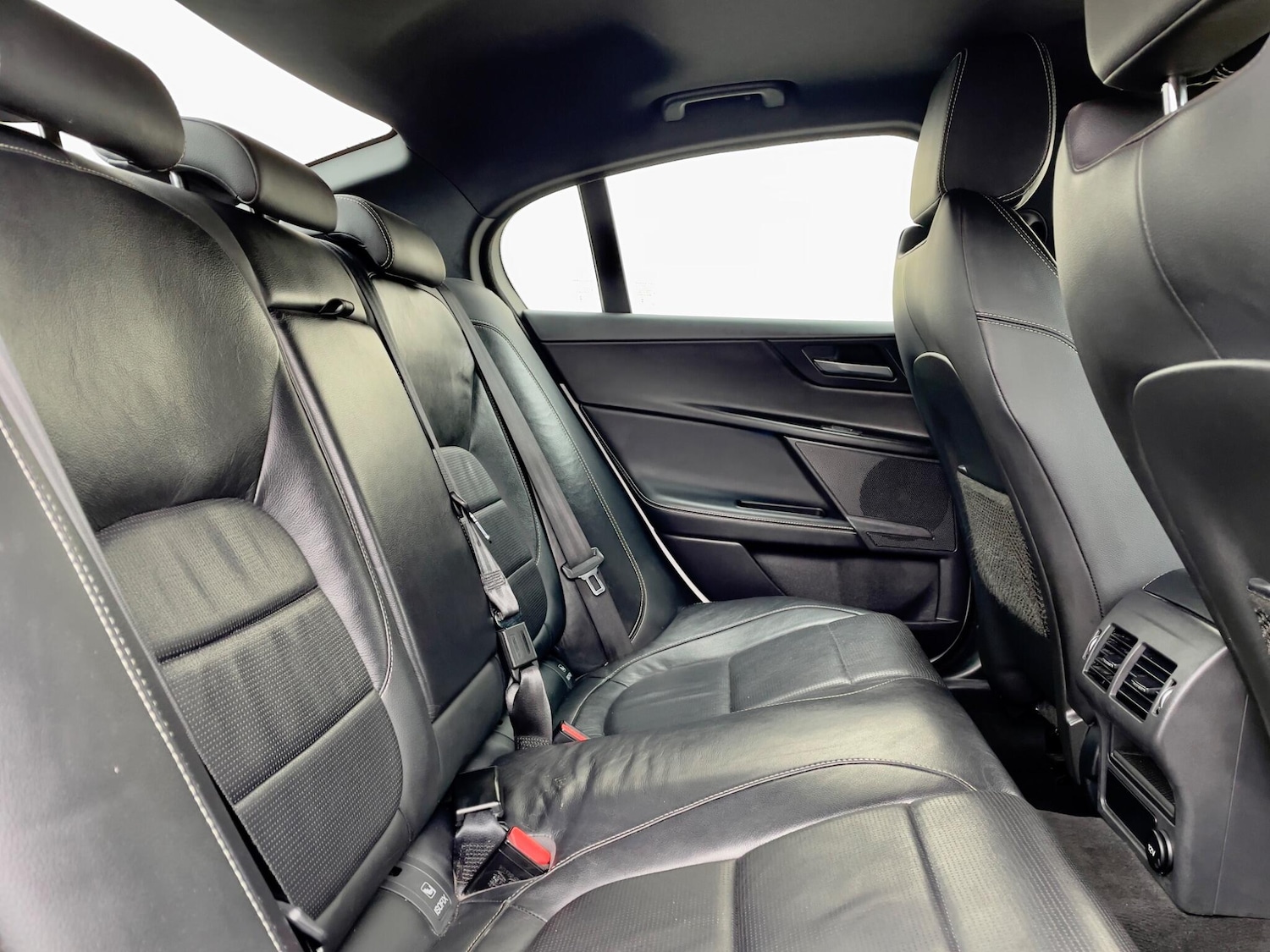 Used Jaguar XE 2016 for sale - 77633024: Photo 38