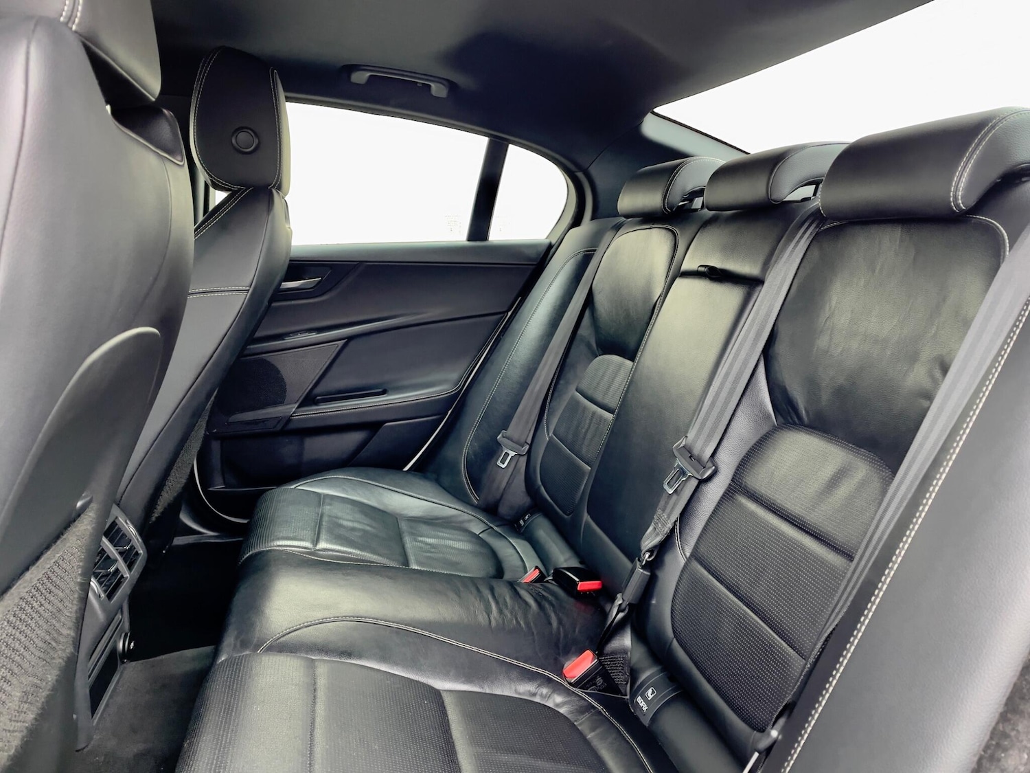 Used Jaguar XE 2016 for sale - 77633024: Photo 41