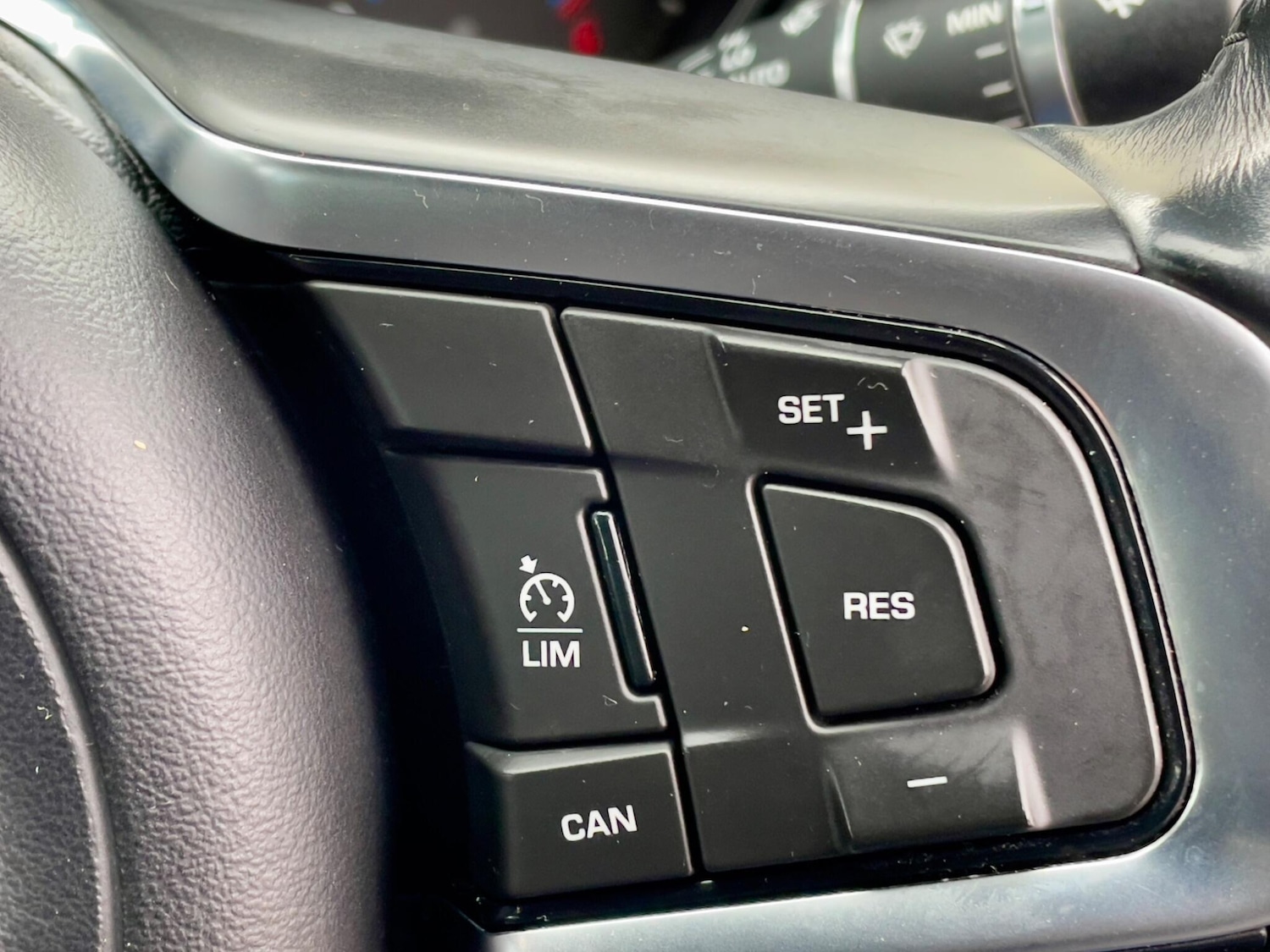 Used Jaguar XE 2016 for sale - 77633024: Photo 50