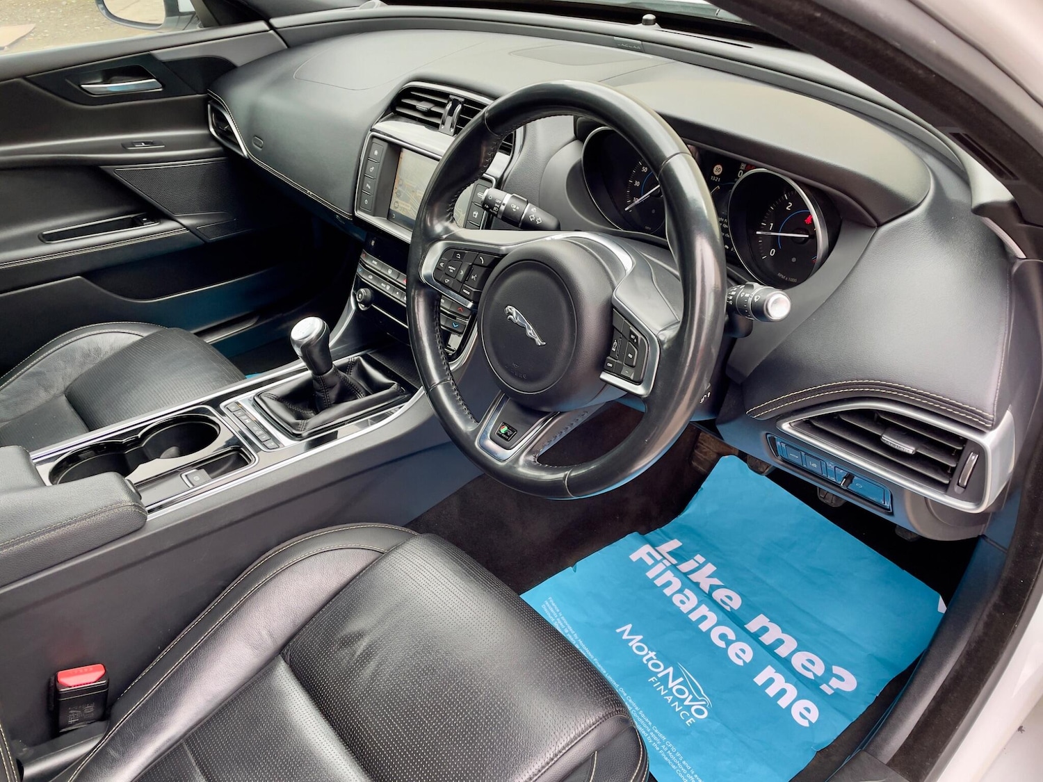 Used Jaguar XE 2016 for sale - 77633024: Photo 7